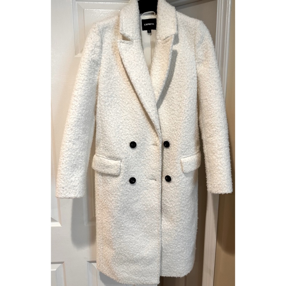 Express Fall/Winter White Coat.